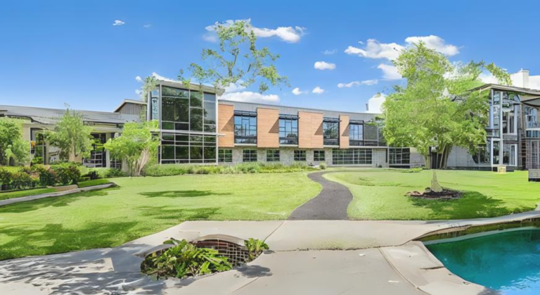 School with abundant air & ventilation